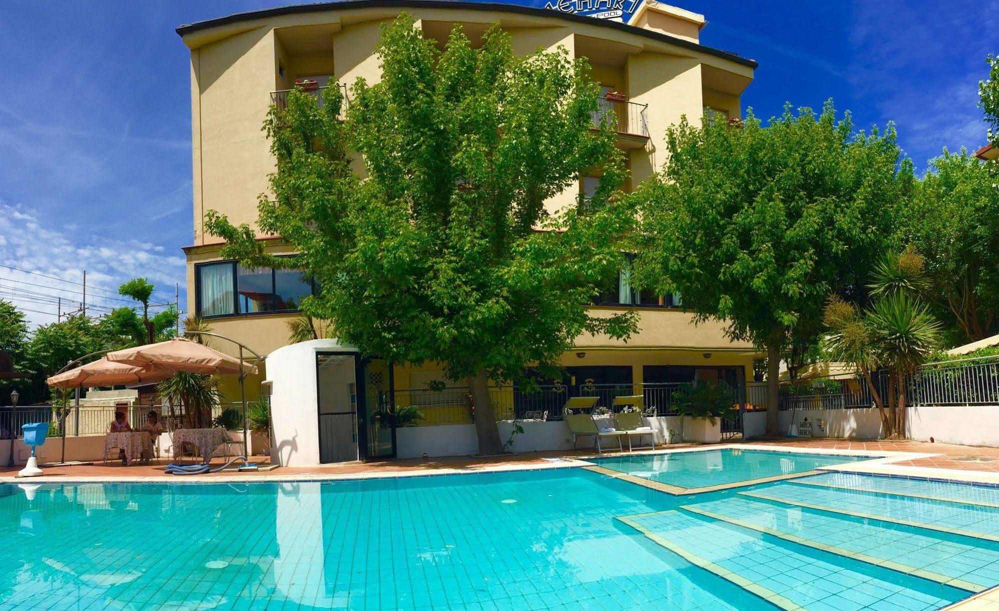 Hotel Mehari Ριτσόνε Εξωτερικό φωτογραφία